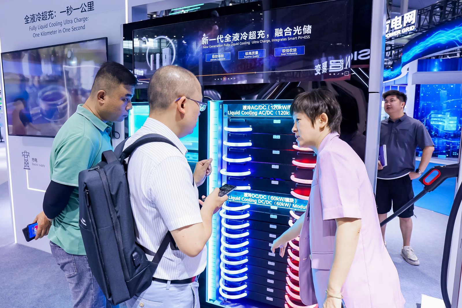 组图丨2025国际数字能源展举行 A股上市公司“大放异彩”